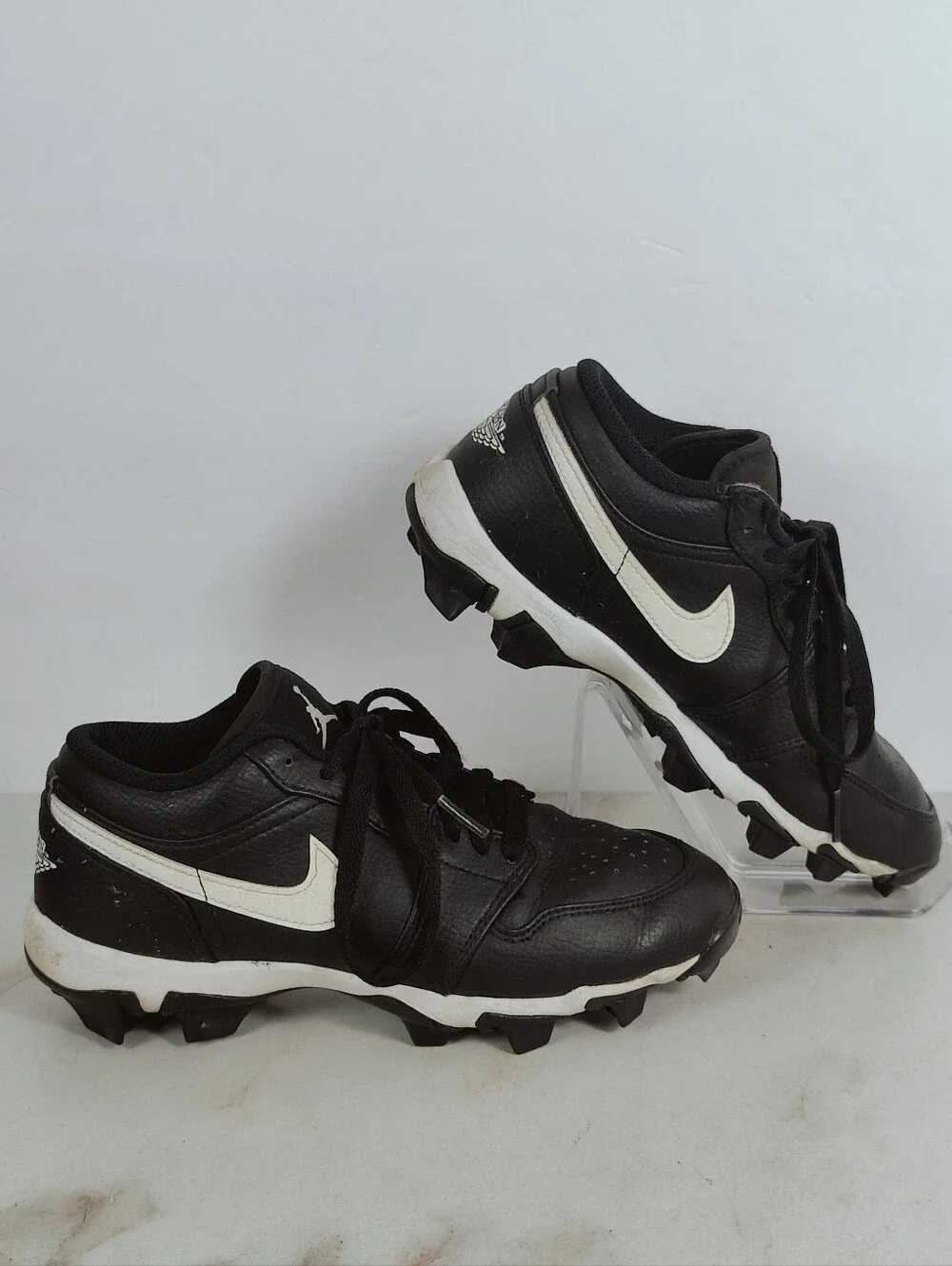 Nike Kids' Air Jordan 1 Low Cleat GS Multi-Sport Football Baseball Cleats, 4.5Y